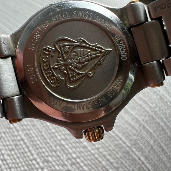 Gucci 9040L Gold and Stainless Steel - Picture 5 of 8